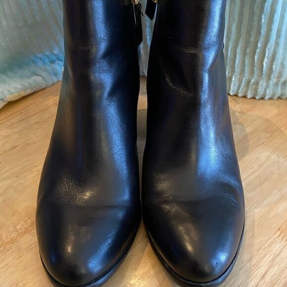 Louise et Cie Ankle Boots Zip Accent Buckles BLACK Leather Size 9 M Women - Picture 4 of 7